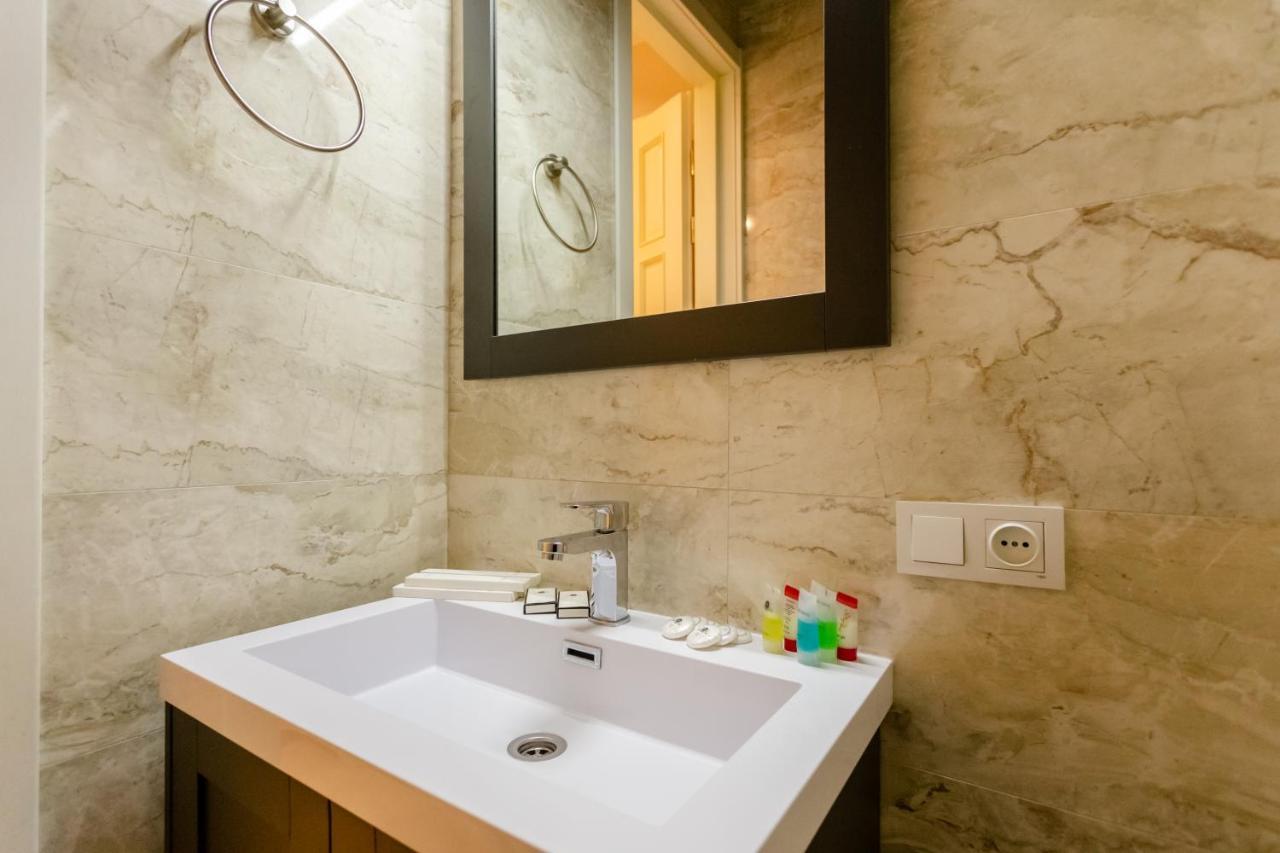 3Bd-2Bth Apartment In Tbilisi City Center Bagian luar foto