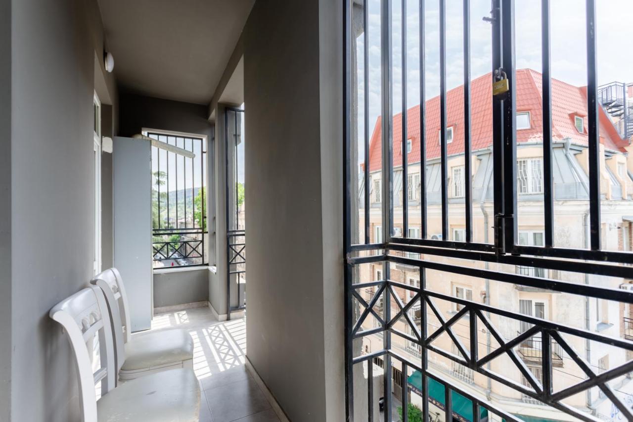 3Bd-2Bth Apartment In Tbilisi City Center Bagian luar foto